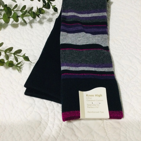 🌻🌻🌻GOLDTOE Knee high socks🌻🌻🌻 - Picture 2 of 3